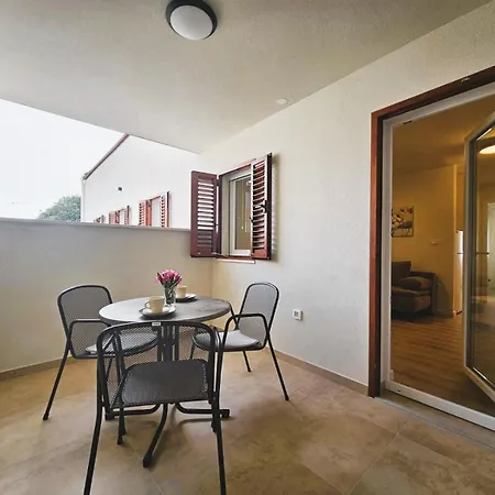 Apartments Miamare 2 Primosten Exterior photo