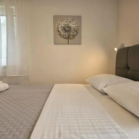 Apartments Miamare 2 Primosten Exterior photo