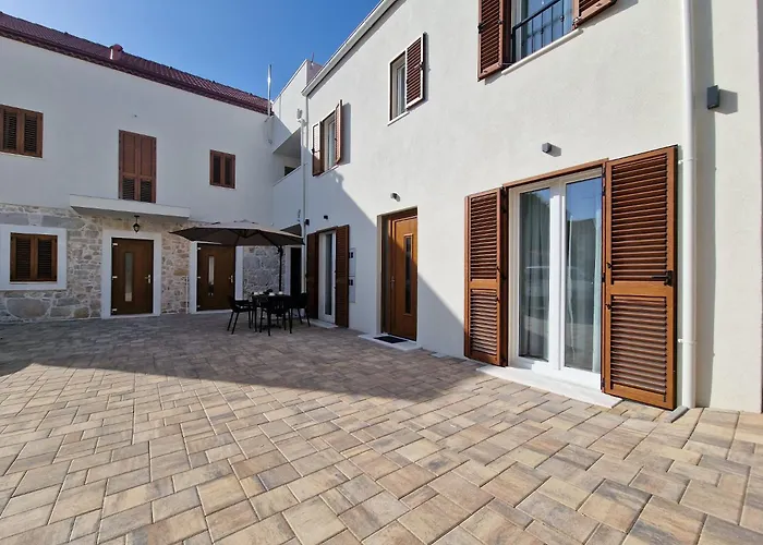 Apartments Miamare 2