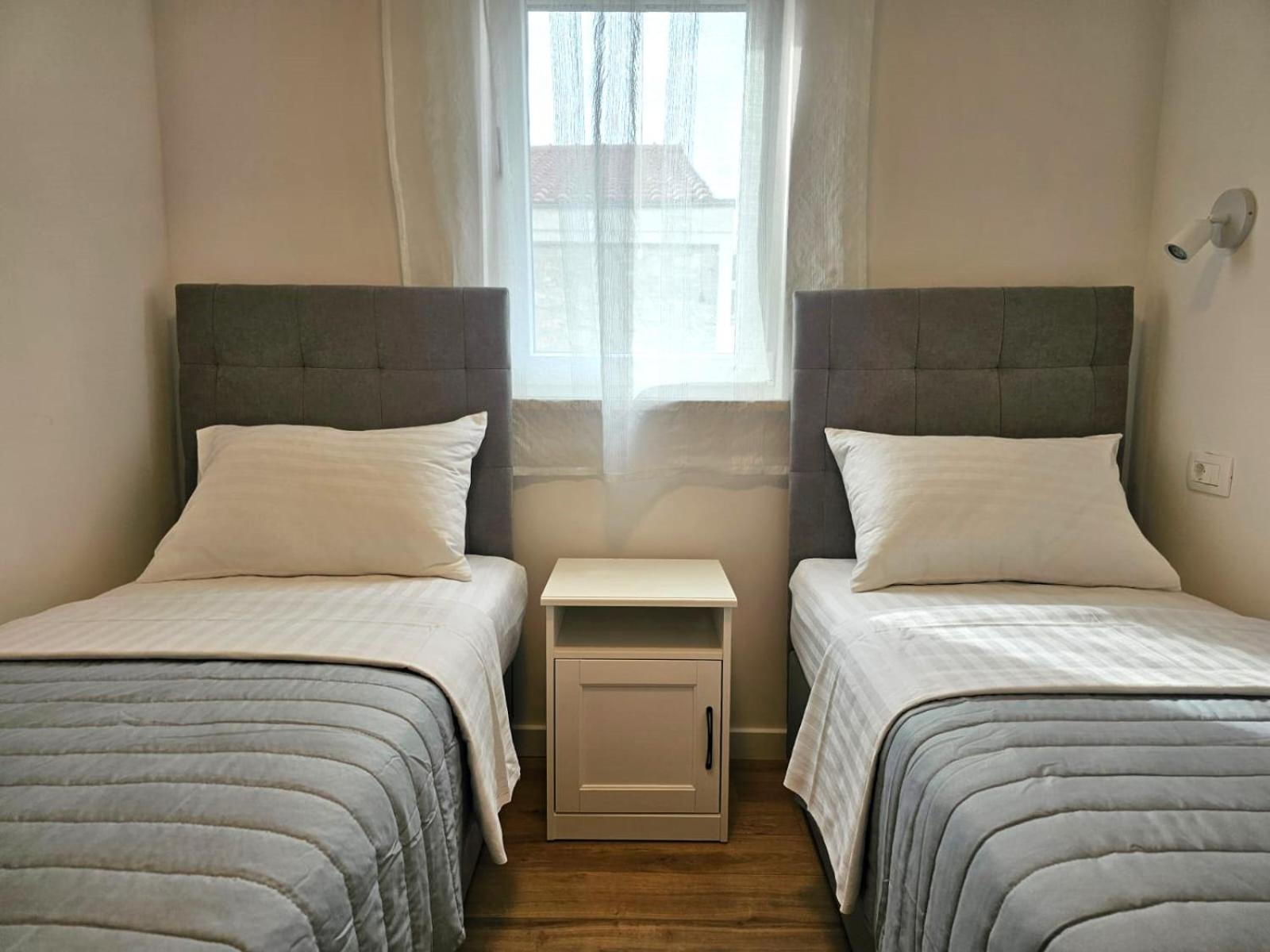 Miamare 2 Apartment Primosten