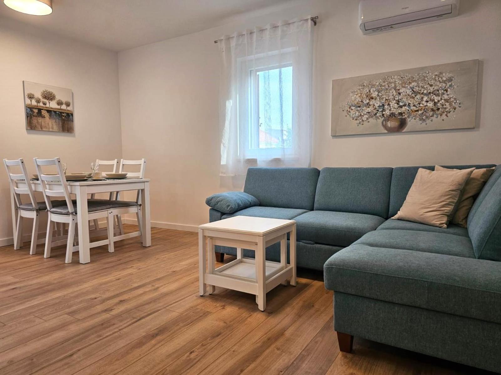 Apartment Miamare 2